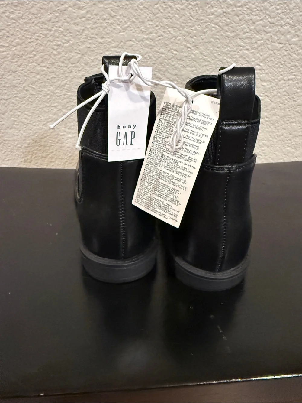 🆕 Gap Black Faux Leather Slip-on Chelsea Boots, 9C